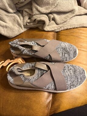 Earth Spirit Cross-Strap Knit Slip-On Sneakers in Taupe and Gray
